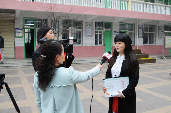 南塘小学校长 郗莉:【给我们的孩子搭建了这样一个展示的平台,这样的